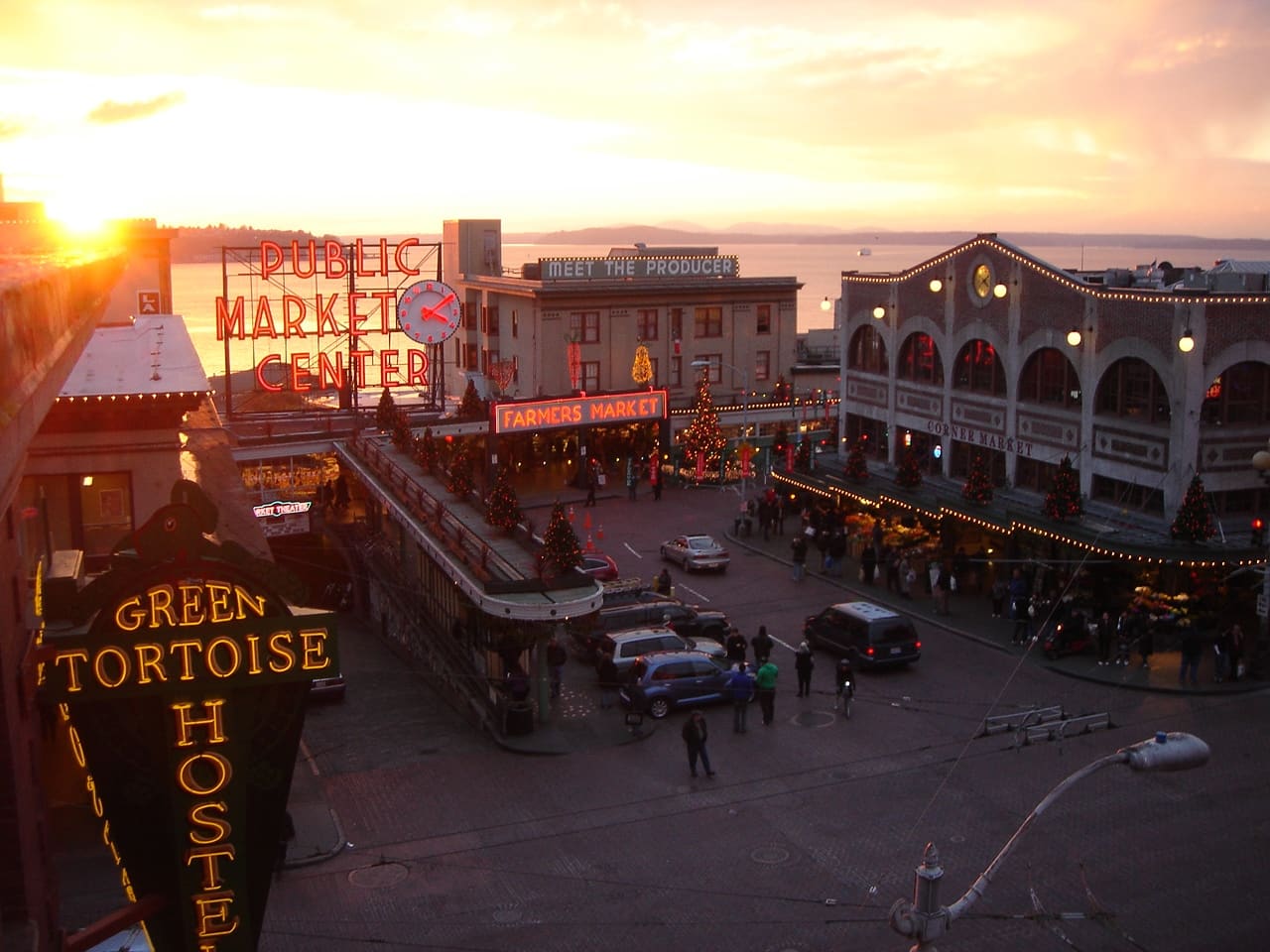 Green Tortoise Hostel in the heart of Pike Place Market